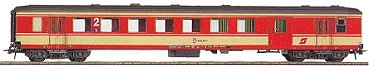 Passenger car 2nd class type Schlieren with baggage compartment<br /><a href='images/pictures/Roco/45126.jpg' target='_blank'>Full size image</a>